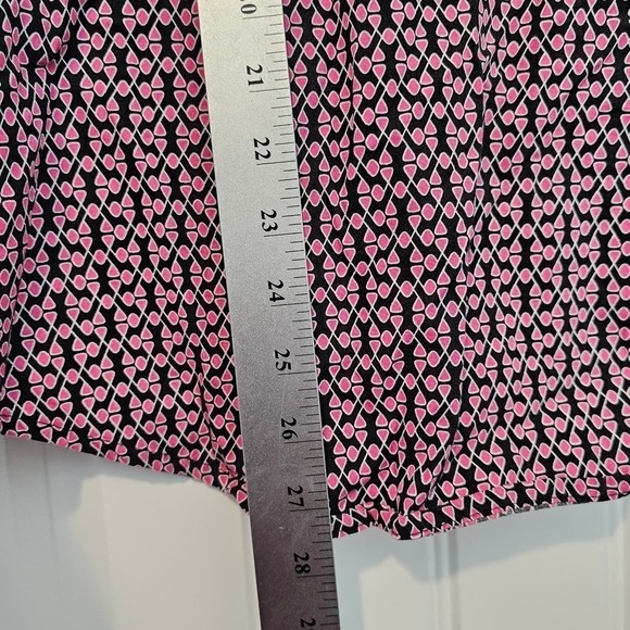 Wrangler Breast Cancer Button Up Blouse Womens Size Medium Pink Pearl Snaps - Picture 8 of 10